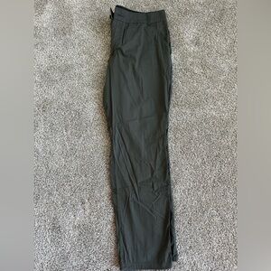 Kohl Men's Dark Gray Resistor Lite Chinos